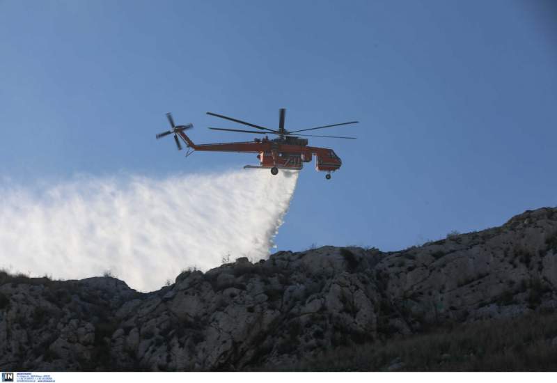 Κρήτη: Νύχτα αγωνίας στις φλόγες! Εκκενώθηκαν περιοχές – Ακόμα δίνουν μάχη οι πυροσβέστες